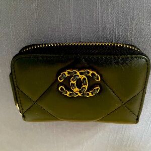 Chanel coin/credit cards zip wallet
